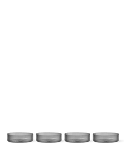 Ripple Serving Bowls in rookgrijs, set van vier geribbelde glazen schalen op een rij