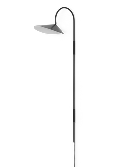 Arum Swivel Wall Lamp Tall en noir avec bras incurvé et abat-jour conique