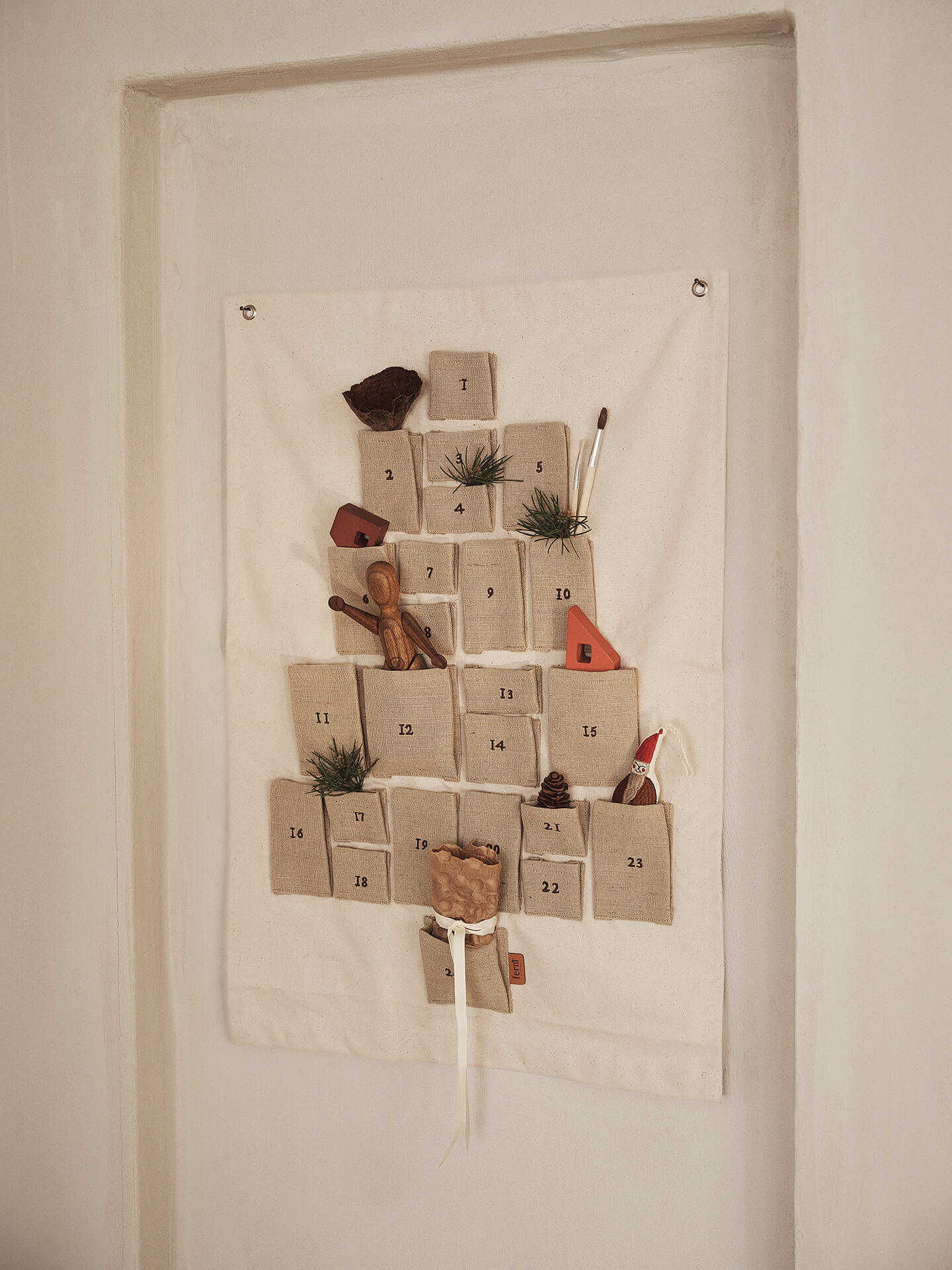 Pine-Weihnachtskalender - Mini - Natural | Ferm Living