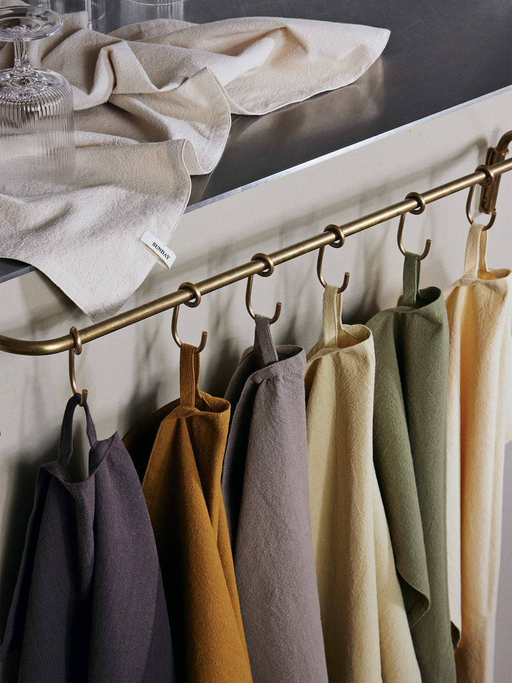 Hub Rods Kitchen Kitchen Rod | Brass kitchen rod | Ferm Living