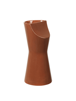 Sola Jug en terracotta à finition émaillée, bord incliné et taille resserrée
