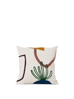 Mirage Cushion en Island, blanco roto con motivos bordados de plantas y arcos