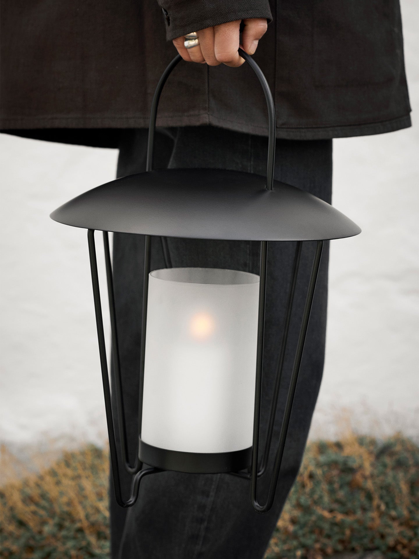 Abri Lantern – Black | Beautiful outdoor lantern for your garden