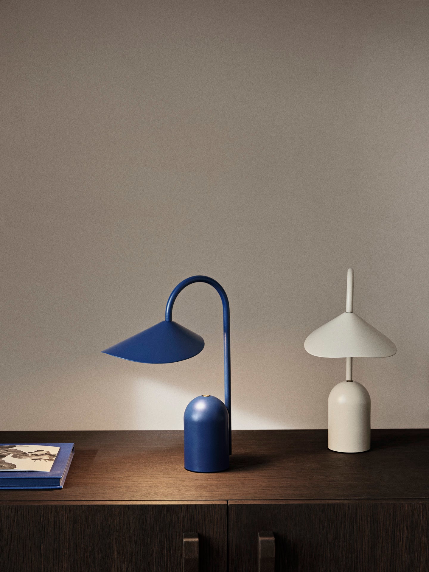 ブルーアポフィライト♡♡No.2394 Arum Portable Lamp - Blue | Ferm Living