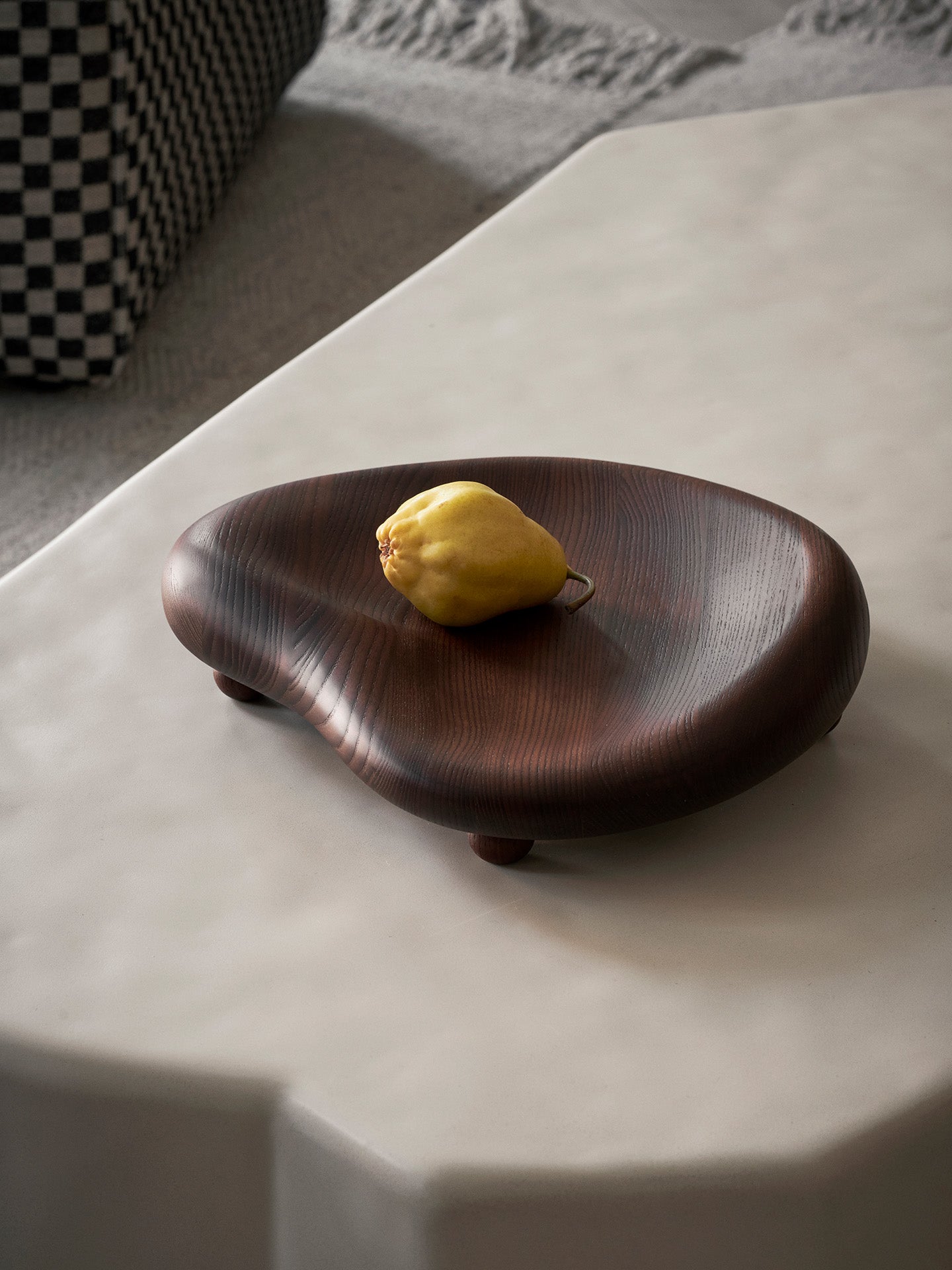 Cairn Centrepiece – Dark Brown | Decorative centrepiece for the