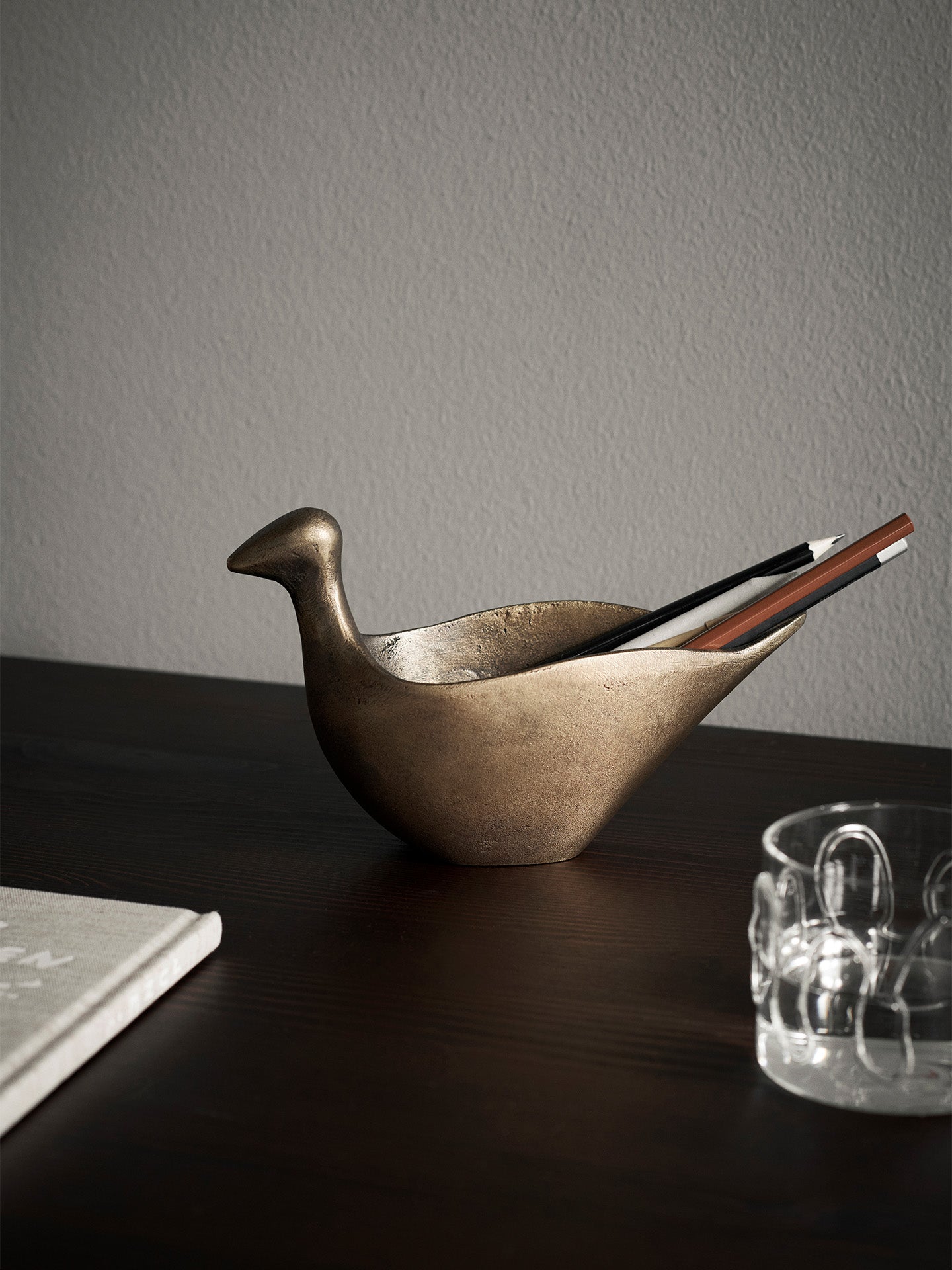 Coot Pencil Holder – Antique aluminium | Stylish pencil holder