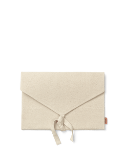 Ally Laptop Sleeve blanc cassé avec rabat enveloppe et fermeture à nouer