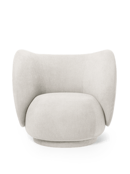 Rico Lounge Chair aus Off-White Bouclé mit geschwungener Rückenlehne und abgerundeter Sitzfläche